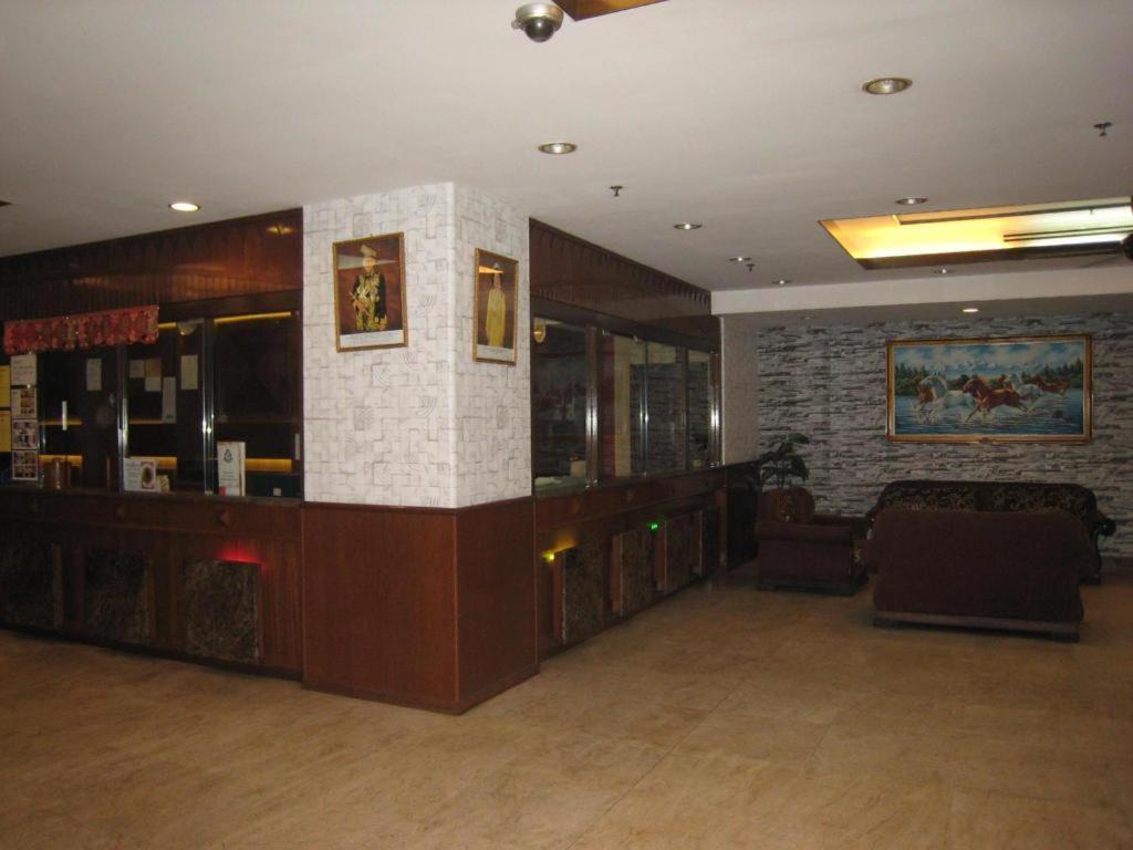 Hotel Ww Kl Куала Лумпур Екстериор снимка